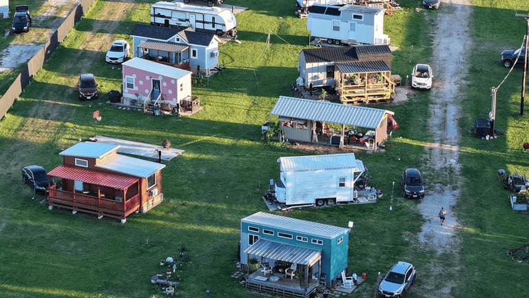 ‘I founded a women-only community – the secret to peace is no men’