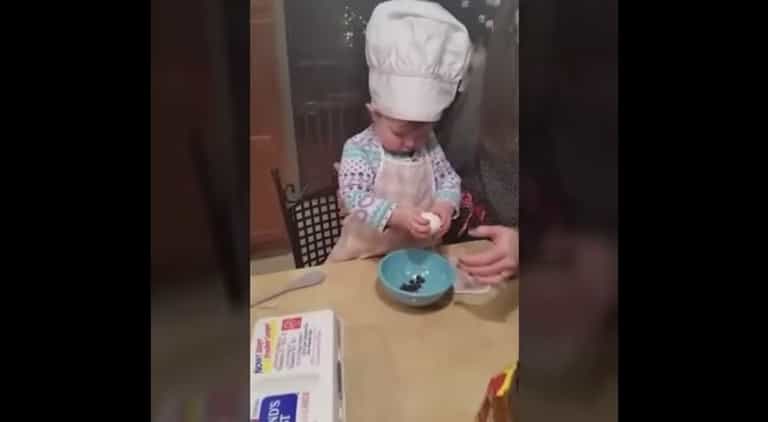 WATCH: This toddler can probably crack an egg better than most adults WATCH: This toddler can probably crack an egg better than most adults