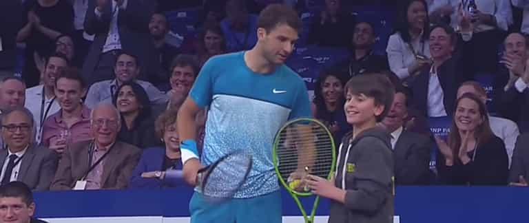 Child tennis ace takes on Federer… and scores point in seconds Child tennis ace takes on Federer… and scores point in seconds
