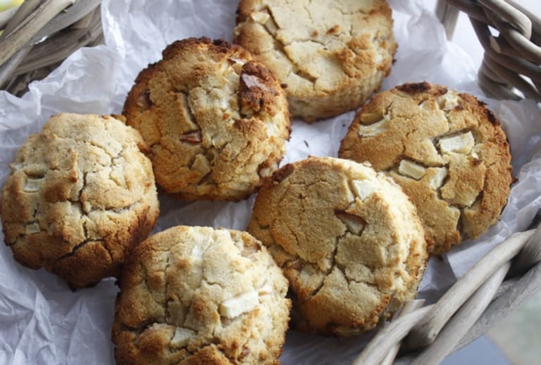 BAKE: Rozanna Purcell’s Apple, Cinnamon and walnut scones BAKE: Rozanna Purcell’s Apple, Cinnamon and walnut scones