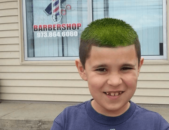 This barber is a cut above: What he is doing for this little boy is heartwarming This barber is a cut above: What he is doing for this little boy is heartwarming