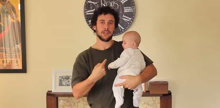 Dad demonstrates 17 ways to hold a baby in a funny video Dad demonstrates 17 ways to hold a baby in a funny video