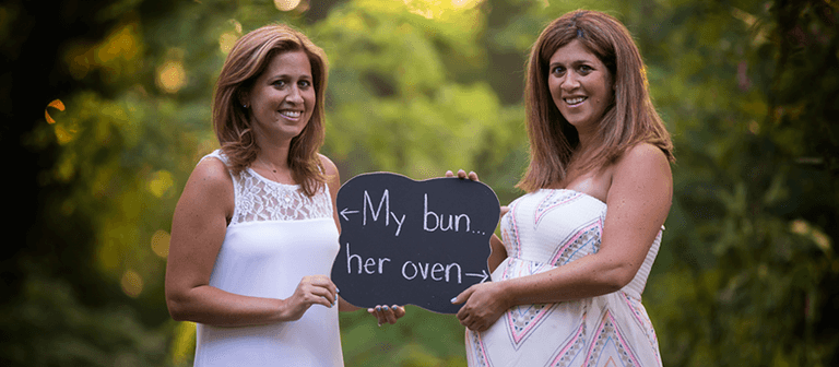Woman gives birth to her twin sister’s baby Woman gives birth to her twin sister’s baby