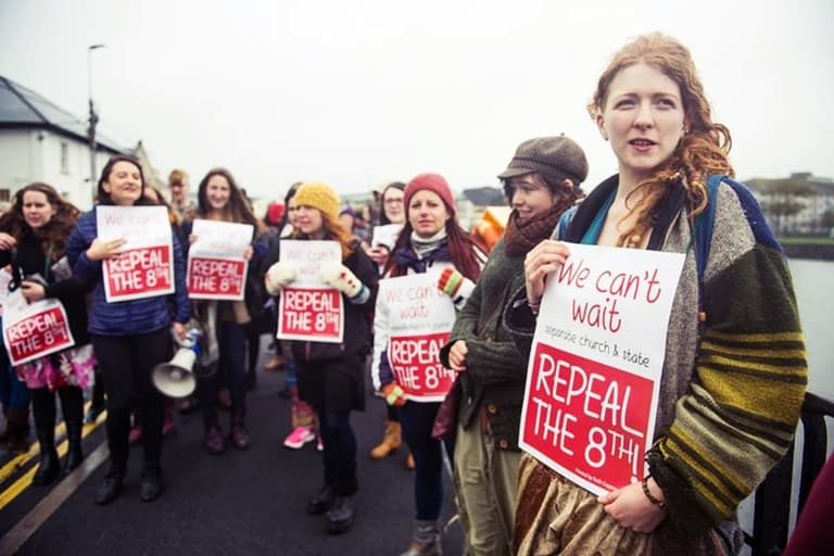 Abortion pill bus callers ‘were mostly mothers’ Abortion pill bus callers ‘were mostly mothers’