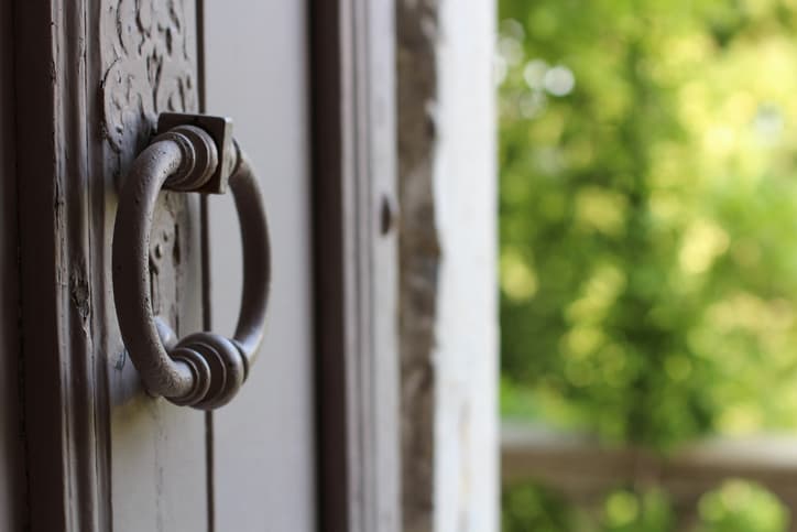 Dear Unexpected Callers: There Are 5 Rules For Calling To People’s Home Dear Unexpected Callers: There Are 5 Rules For Calling To People’s Home