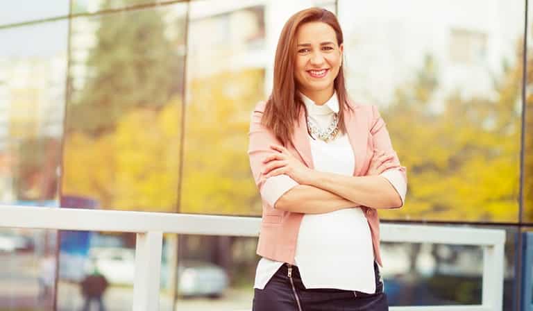 This company treats pregnant employees to a $2,000 shopping spree This company treats pregnant employees to a $2,000 shopping spree