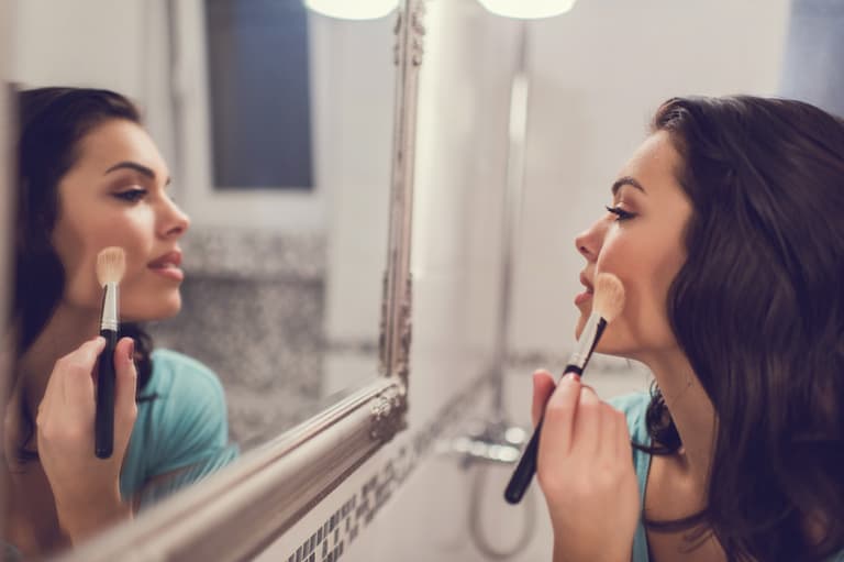 10 make-up mistakes we’ve been making forever (and how to fix them) 10 make-up mistakes we’ve been making forever (and how to fix them)