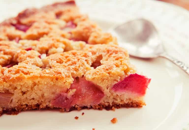 Recipe: Easy Rhubarb and Raspberry Cake Recipe: Easy Rhubarb and Raspberry Cake