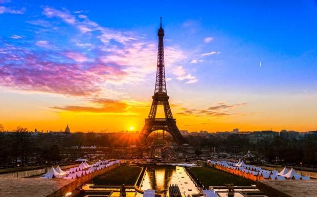 Tonight, we are all in Paris Tonight, we are all in Paris