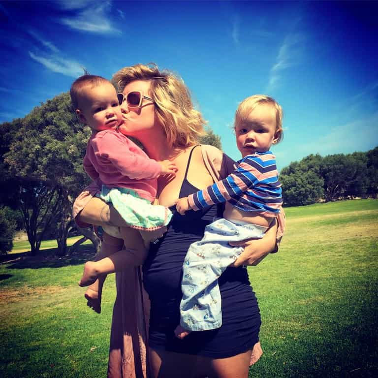 A Mother’s Images of Her “Flawed Body” is Inspiring Thousands A Mother’s Images of Her “Flawed Body” is Inspiring Thousands