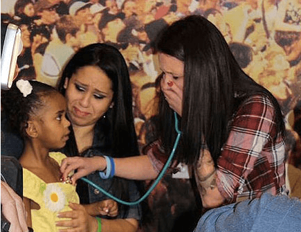 This Is The Moment A Bereaved Mum Hears Dead Son’s Heart Beat Inside This Little Girl’s Chest This Is The Moment A Bereaved Mum Hears Dead Son’s Heart Beat Inside This Little Girl’s Chest