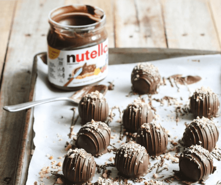 Holy Moly, You SO Need To Make These Nutella Crunch Cake Balls Today Holy Moly, You SO Need To Make These Nutella Crunch Cake Balls Today
