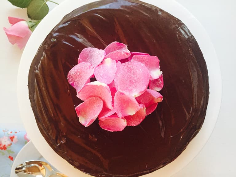 Sweeten Your Valentine’s Day With This Flourless Chocolate Cake Sweeten Your Valentine’s Day With This Flourless Chocolate Cake