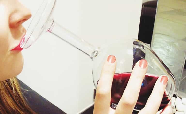 This Upside-Down Wine Glass Will Confuse Your Friends This Upside-Down Wine Glass Will Confuse Your Friends