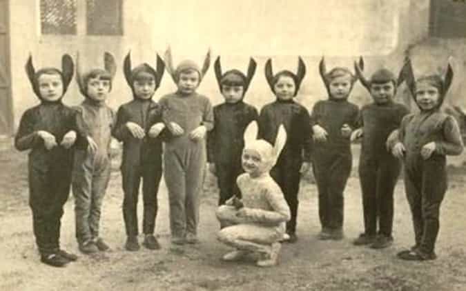 10 vintage kids’ Halloween costumes that will scare the bejesus out of you 10 vintage kids’ Halloween costumes that will scare the bejesus out of you