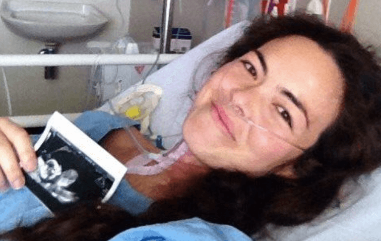 Mum-to-be and baby ‘fight for their lives’ after Crohn’s disease diagnosis Mum-to-be and baby ‘fight for their lives’ after Crohn’s disease diagnosis