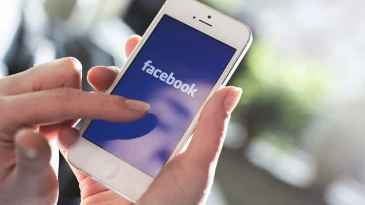 Facebook ‘allows’ graphic video of man assaulting toddler to stay online Facebook ‘allows’ graphic video of man assaulting toddler to stay online