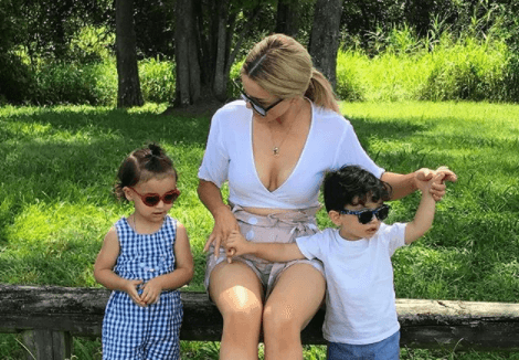 Mum’s photo of postpartum body that she is now ‘at peace’ with Mum’s photo of postpartum body that she is now ‘at peace’ with