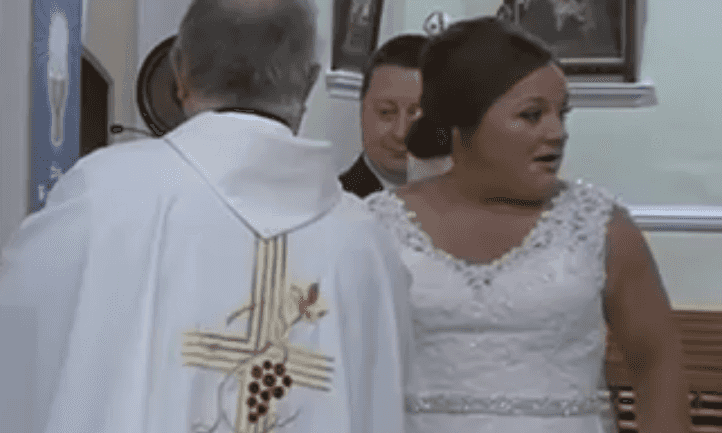 An Irish dad gave his daughter the sweetest surprise at her wedding ceremony An Irish dad gave his daughter the sweetest surprise at her wedding ceremony