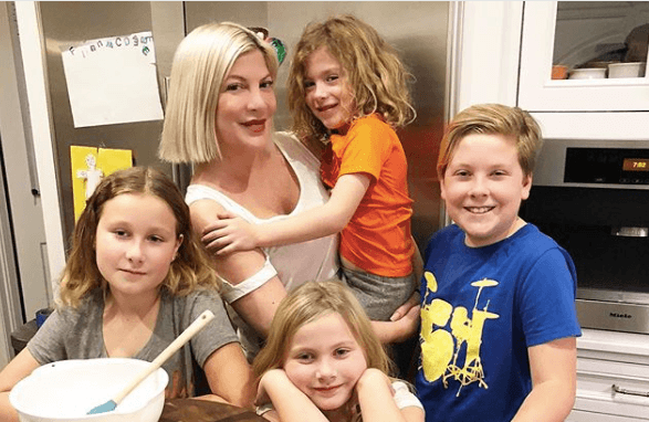 People are saying the same thing about this photo of Tori Spelling’s family People are saying the same thing about this photo of Tori Spelling’s family