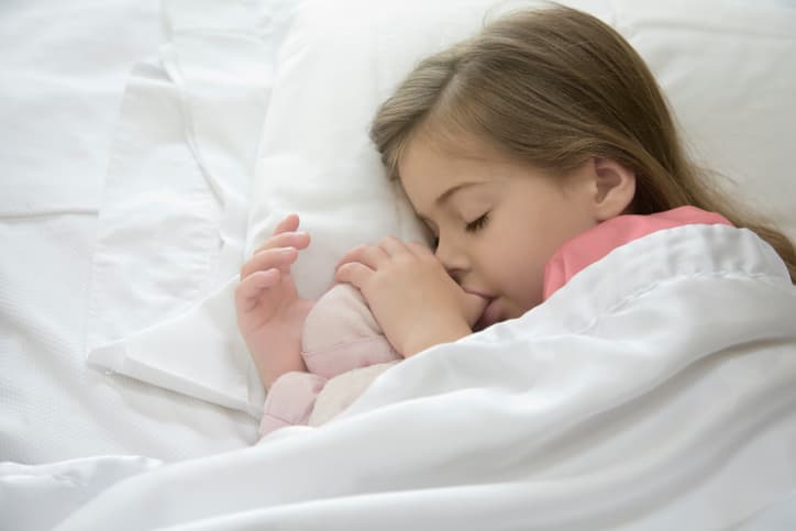 Expert says that children should stop thumb-sucking at a specific age Expert says that children should stop thumb-sucking at a specific age