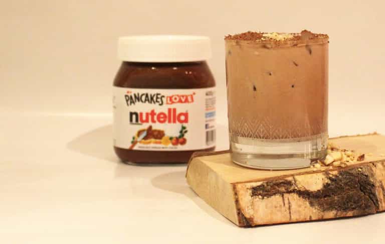 There’s a delicious chocolate-y Nutella cocktail and we need to make it ASAP There’s a delicious chocolate-y Nutella cocktail and we need to make it ASAP