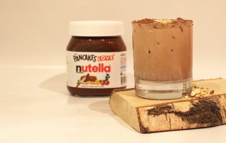 There’s a delicious chocolate-y Nutella cocktail and we need to make it ASAP There’s a delicious chocolate-y Nutella cocktail and we need to make it ASAP