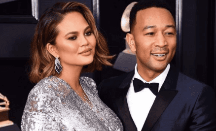 Chrissy Teigen shares gas topless ‘natural’ pregnancy pic Chrissy Teigen shares gas topless ‘natural’ pregnancy pic