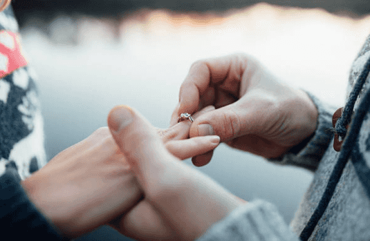 Couple plans surprise proposals for each other… and do it at the same time Couple plans surprise proposals for each other… and do it at the same time