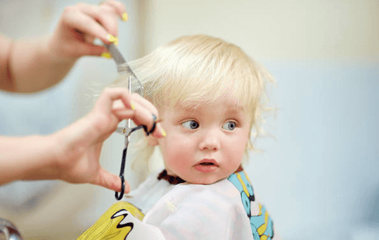 Dad gave up his job to be a children’s hairdresser and now makes insane money Dad gave up his job to be a children’s hairdresser and now makes insane money
