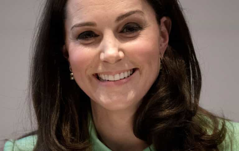 Kate Middleton’s mint green coat is the perfect maternity cape Kate Middleton’s mint green coat is the perfect maternity cape
