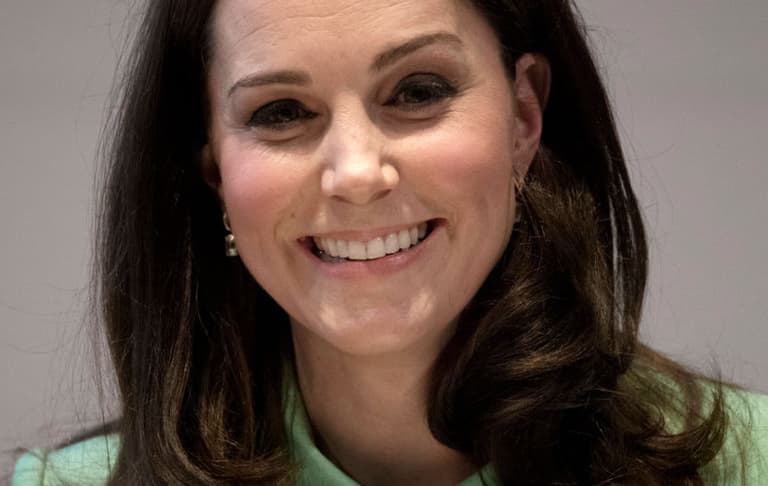 Kate Middleton’s mint green coat is the perfect maternity cape Kate Middleton’s mint green coat is the perfect maternity cape