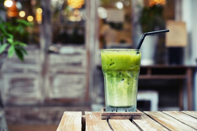 Say hello to the delicious iced matcha latte recipe that is perfect for busy, stressed out mums Say hello to the delicious iced matcha latte recipe that is perfect for busy, stressed out mums