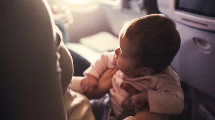 A stranger’s touching act for a mum travelling with twin babies A stranger’s touching act for a mum travelling with twin babies