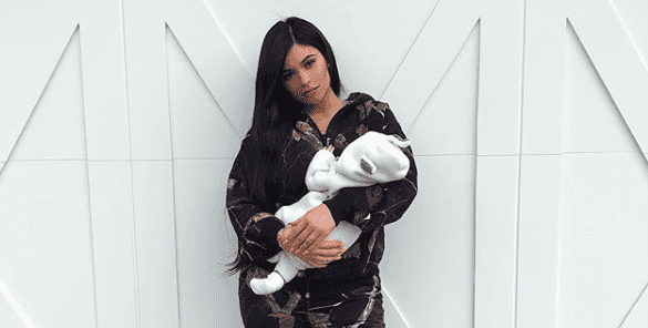 Check out all these pics from the INSANE Easter gathering inside Kylie Jenner’s home Check out all these pics from the INSANE Easter gathering inside Kylie Jenner’s home