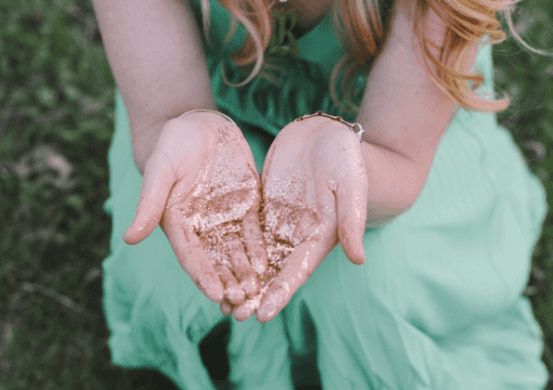 Glitter sun creams are now a thing and your kids are about to go crazy for it Glitter sun creams are now a thing and your kids are about to go crazy for it