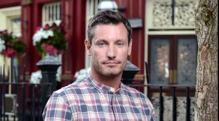 Dean Gaffney’s throwback of his twin daughters is so adorable Dean Gaffney’s throwback of his twin daughters is so adorable