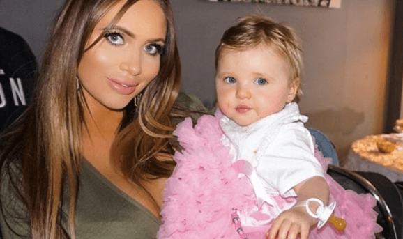 Amy Childs reveals how she gets rid of her stretch marks during pregnancy Amy Childs reveals how she gets rid of her stretch marks during pregnancy