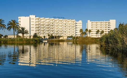Irish teenager dies after falling from balcony in Majorca Irish teenager dies after falling from balcony in Majorca