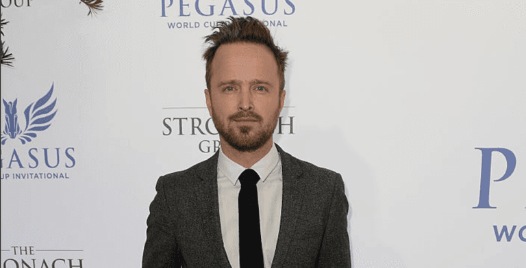 Aaron Paul dressed his daughter in the cutest costume and our hearts are melting Aaron Paul dressed his daughter in the cutest costume and our hearts are melting