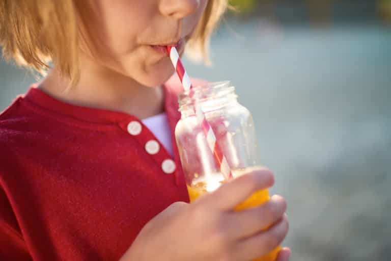 Here is why you should reconsider giving your child fruit juice to drink Here is why you should reconsider giving your child fruit juice to drink
