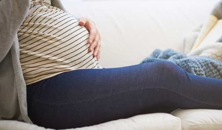 Woman furious after neighbour plans for a home birth in their shared garden Woman furious after neighbour plans for a home birth in their shared garden