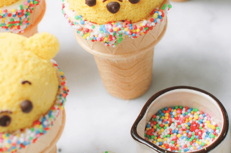 These adorable Winnie the Pooh cupcakes will be a winner at every birthday party These adorable Winnie the Pooh cupcakes will be a winner at every birthday party