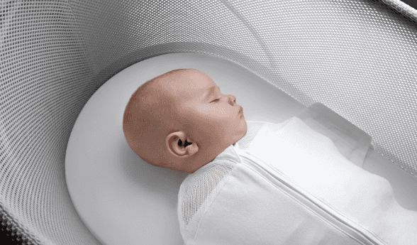 Parents in the US can now rent a €1,100 cot that rocks your baby to sleep Parents in the US can now rent a €1,100 cot that rocks your baby to sleep