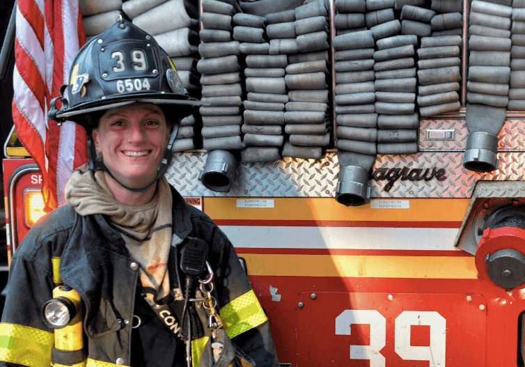 Mum wants to teach four-year-old daughter about female firefighters, the internet does not disappoint Mum wants to teach four-year-old daughter about female firefighters, the internet does not disappoint