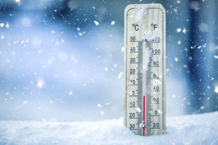 Met Éireann forecasts snow, frost and ‘bitterly cold’ weather this week Met Éireann forecasts snow, frost and ‘bitterly cold’ weather this week