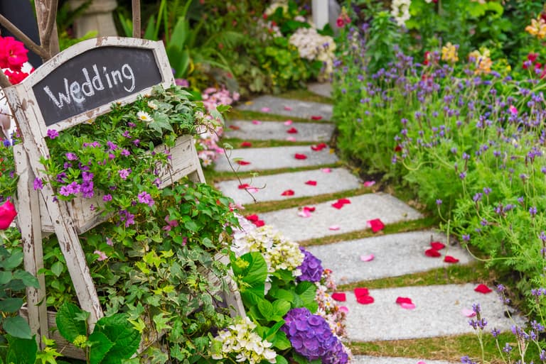 Bride-to-be asks guests to pay €205 to ‘secure’ place at her wedding…and then it gets worse Bride-to-be asks guests to pay €205 to ‘secure’ place at her wedding…and then it gets worse