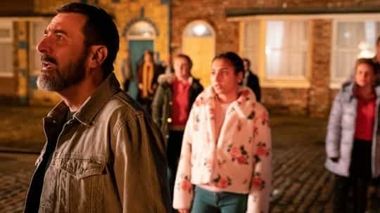 Corrie has finally revealed who set fire to Peter Barlow’s boat Corrie has finally revealed who set fire to Peter Barlow’s boat