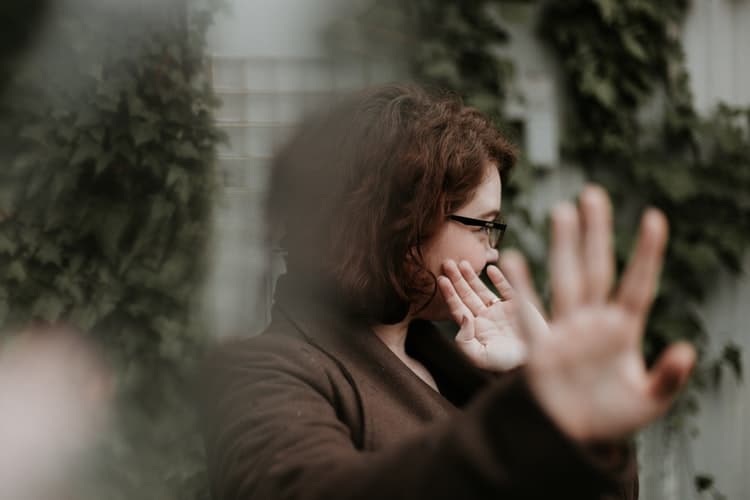 Musings: “I’m not ignoring you” — What it’s really like to be the shy mum Musings: “I’m not ignoring you” — What it’s really like to be the shy mum