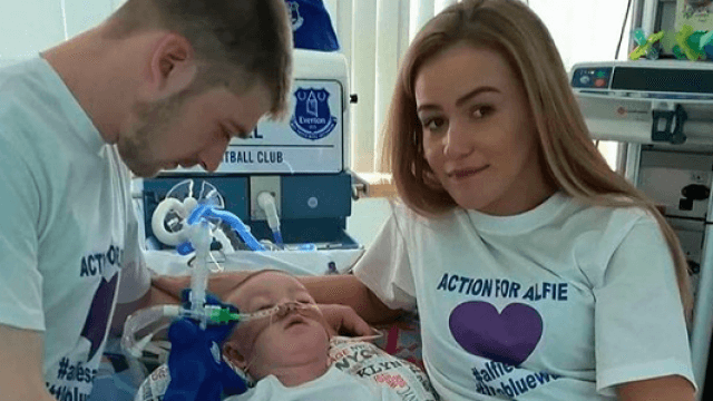 Alfie Evans’ father says newborn son gives him ‘something to wake up to’ Alfie Evans’ father says newborn son gives him ‘something to wake up to’